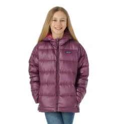 Patagonia Youth Hi-Loft Down Sweater Hoody - Youth -Obermeyer Store fw2324 patagonia youthhiloftdownsweaterhoody nightplum buck model 1