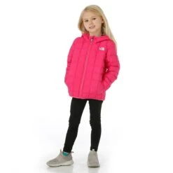 The North Face Kid's Reversible ThermoBall™ Hooded Jacket -Obermeyer Store fw2324 tnf youthreversiblethermoballhoodedjacket mrpink buck model 2