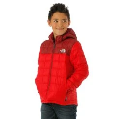 The North Face Boys ThermoBall Hooded Jacket -Obermeyer Store fw23 tnf boysthermoballhoodedjacket red model1
